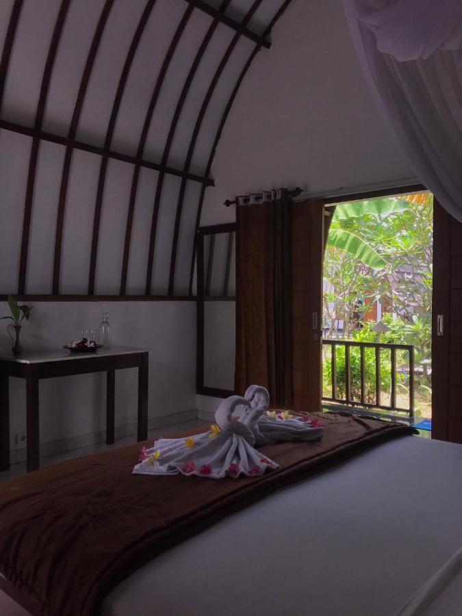 Mustika Ocean Lodge Gili Air Exteriör bild