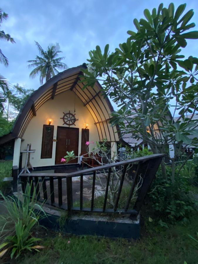 Mustika Ocean Lodge Gili Air Exteriör bild